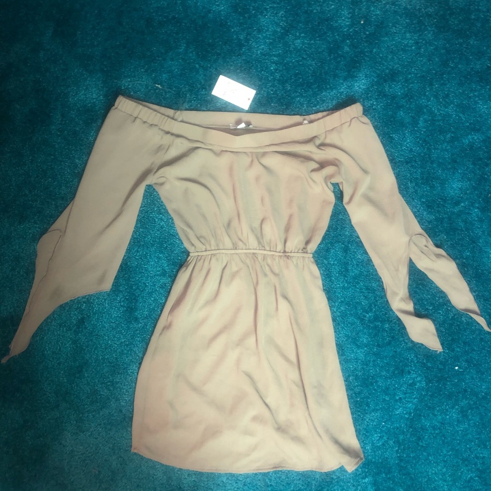 brand new with tags ,GUESS dress xs/s